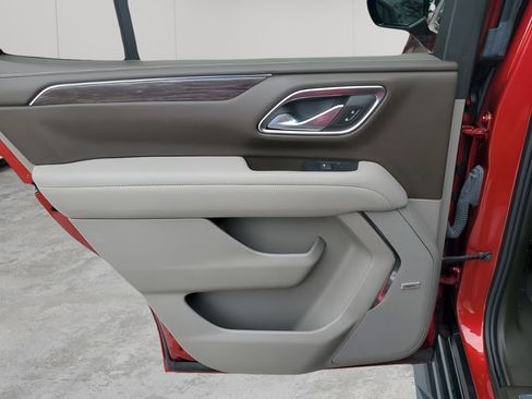 Used 2024 Chevrolet Tahoe LT w/ Luxury Package image 17