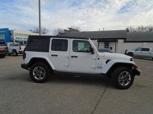 Used 2021 Jeep Wrangler Unlimited Sahara image 5