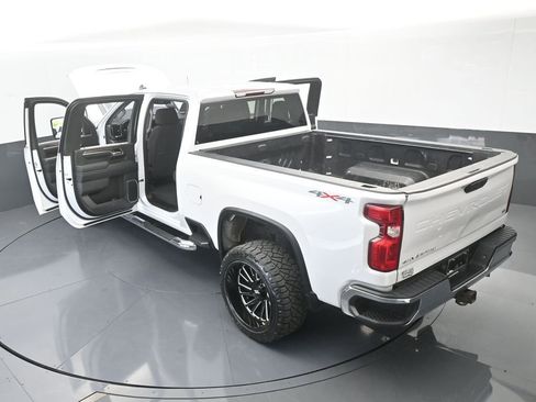 Used 2024 Chevrolet Silverado 2500 LT image 70