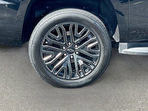 Used 2019 Chevrolet Suburban LT w/ LT Midnight Edition RWD image 33