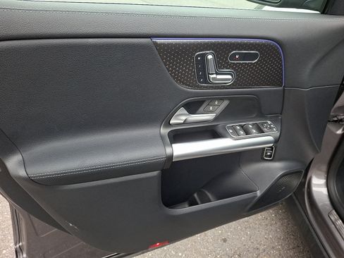 Used 2025 Mercedes-Benz GLA 250 4MATIC image 12