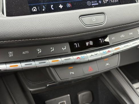 Certified 2023 Cadillac XT4 Premium Luxury image 27