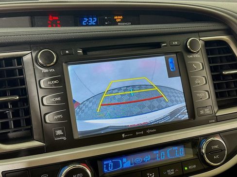 Used 2017 Toyota Highlander Limited w/ Carpet Mat Package AWD/4WD image 14