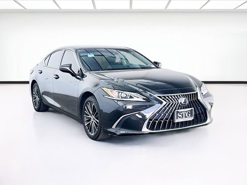 Used 2025 Lexus ES 300h w/ Premium Package image 3