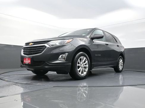 Used 2020 Chevrolet Equinox LS w/ LS Convenience Package AWD/4WD image 9