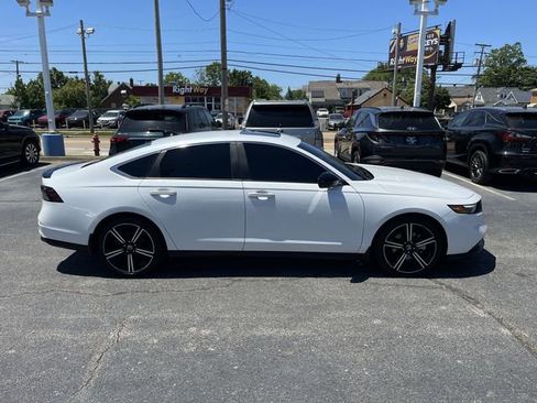 Used 2024 Honda Accord Sport image 11