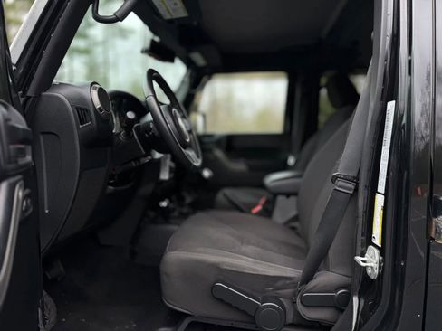 Used 2015 Jeep Wrangler Unlimited Sport w/ Quick Order Package 23S AWD/4WD image 26