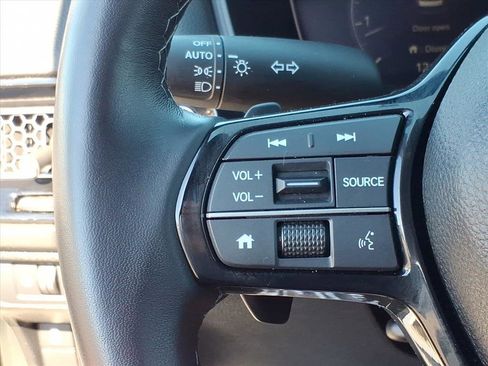 Used 2025 Honda Civic Sport image 32