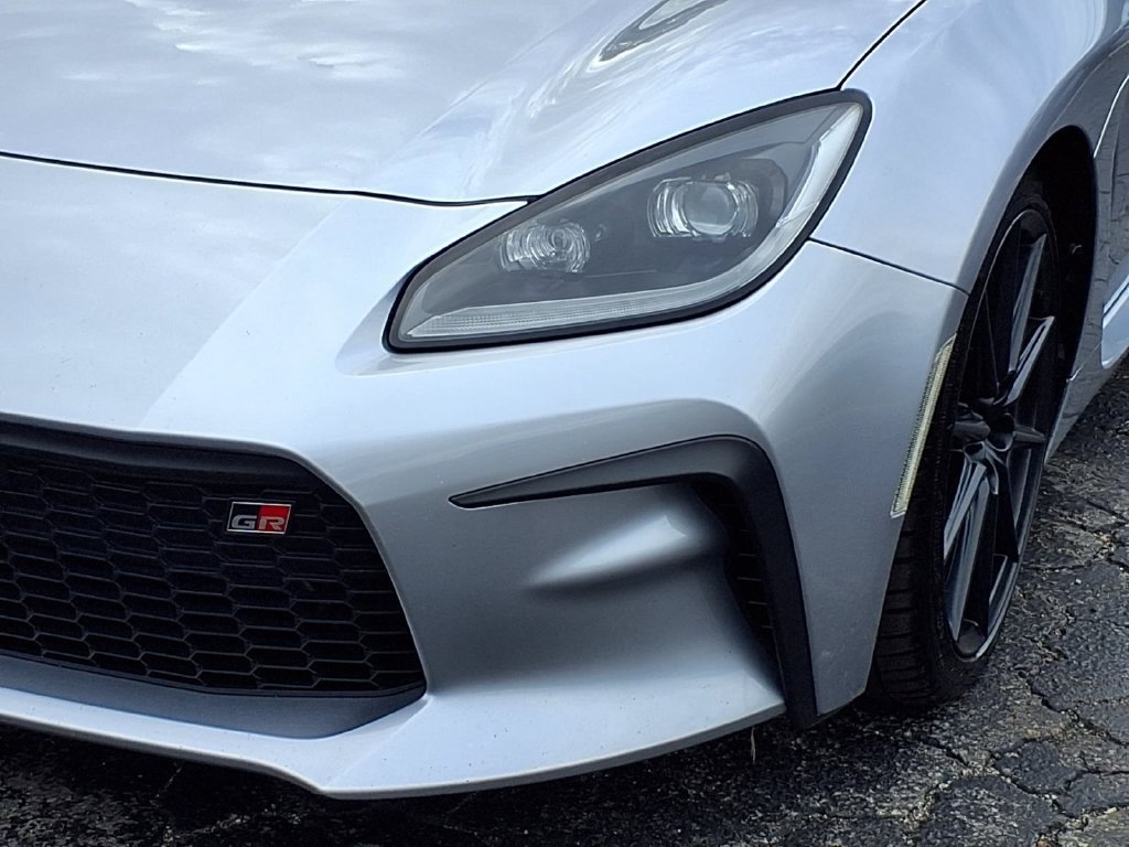 Used 2022 Toyota GR86 Premium w/ ALL Weather Mat Package (TMS) RWD image 27