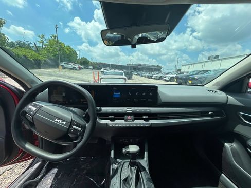 Used 2025 Kia K4 FWD image 28