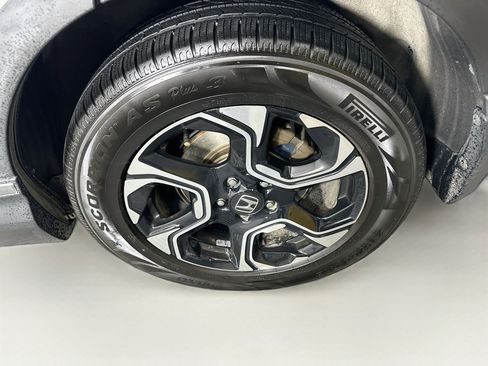 Used 2019 Honda CR-V Touring image 11