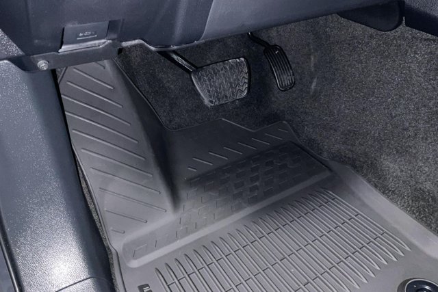 Certified 2025 Toyota 4Runner SR5 AWD/4WD image 38