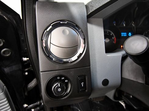 Used 2013 Ford F250 XLT w/ FX4 4X4 Off-Road Pkg image 18