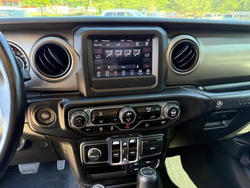 Used 2020 Jeep Wrangler Unlimited Sport AWD/4WD image 14