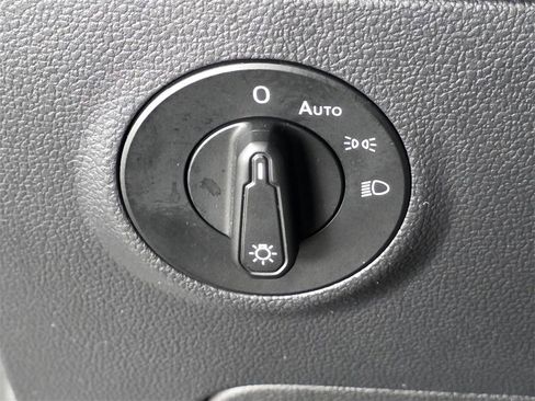 Used 2022 Volkswagen Taos SE image 22