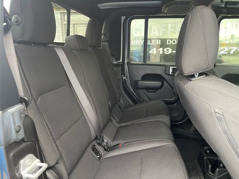 Used 2022 Jeep Gladiator Sport image 14