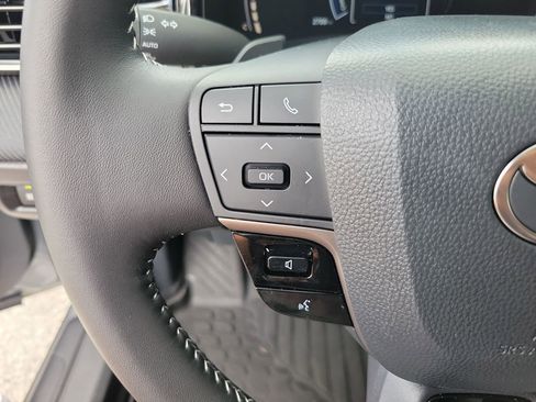Used 2026 Toyota Camry SE FWD image 20