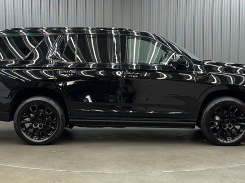 Used 2026 GMC Yukon Denali w/ Sun & Power Step Package AWD/4WD image 6