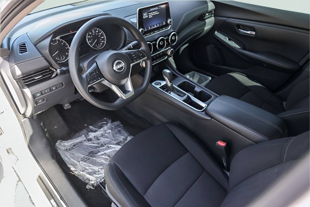 Used 2024 Nissan Sentra SV FWD image 12