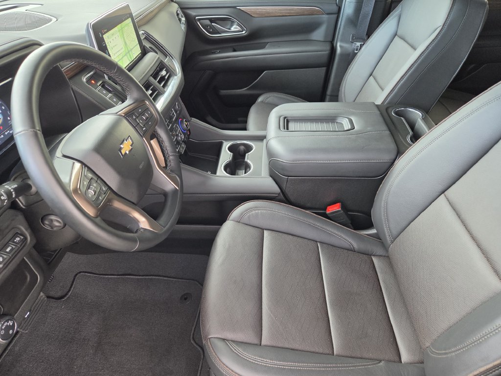 Used 2024 Chevrolet Tahoe High Country w/ Premium Package 2 AWD/4WD image 14