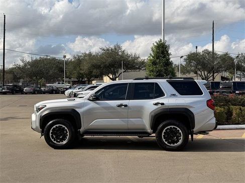 Certified 2025 Toyota 4Runner TRD Off-Road image 4