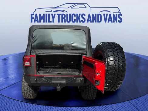 Used 2015 Jeep Wrangler Unlimited Sport w/ Quick Order Package 24S AWD/4WD image 9