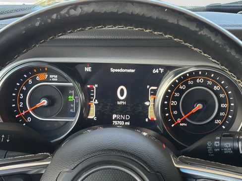 Used 2020 Jeep Wrangler Unlimited Sahara AWD/4WD image 33