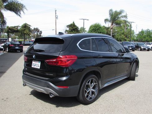 Used 2019 BMW X1 sDrive28i w/ Convenience Package FWD image 9