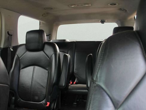 Used 2009 GMC Acadia SLT AWD/4WD image 8