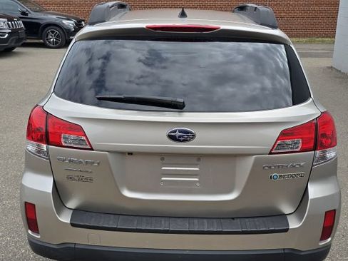 Used 2014 Subaru Outback 2.5i Premium w/ Moonroof Package image 6