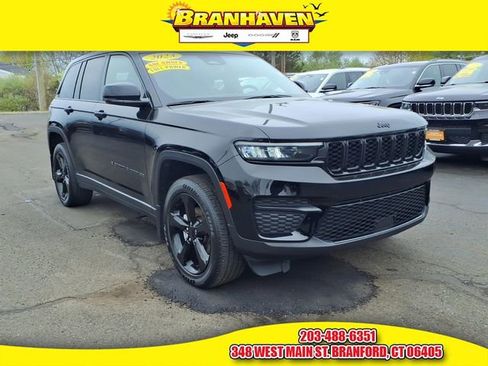 Certified 2023 Jeep Grand Cherokee Altitude AWD/4WD image 1