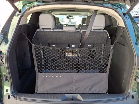 Used 2026 Toyota Sienna XLE image 34