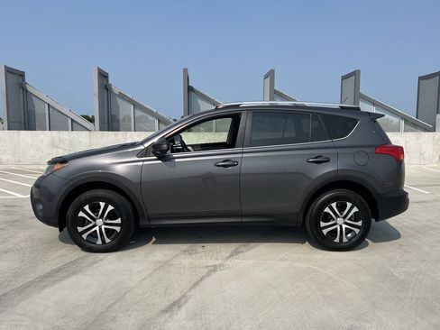 Used 2015 Toyota RAV4 LE AWD/4WD image 5