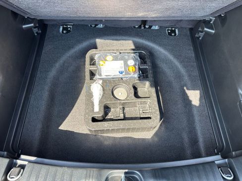 Used 2024 Jeep Compass Limited image 6