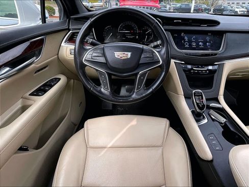 Used 2019 Cadillac XT5 Luxury AWD/4WD image 17