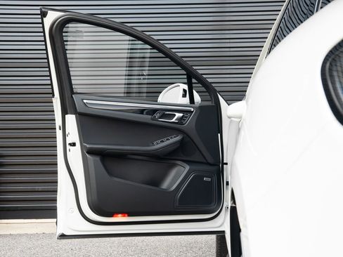 New 2025 Porsche Macan image 23