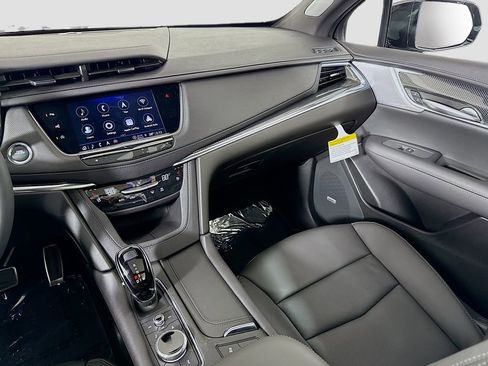 New 2026 Cadillac XT5 Sportv AWD/4WD image 24