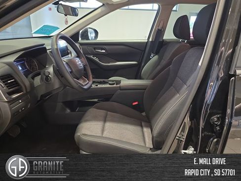 Used 2026 Nissan Rogue SV AWD/4WD image 10