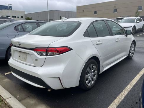 Used 2020 Toyota Corolla LE FWD image 4