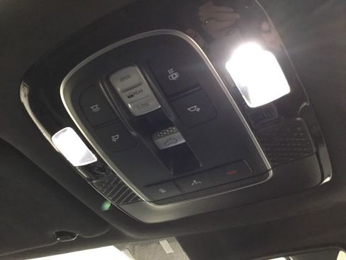 Used 2022 Hyundai Palisade Calligraphy image 32