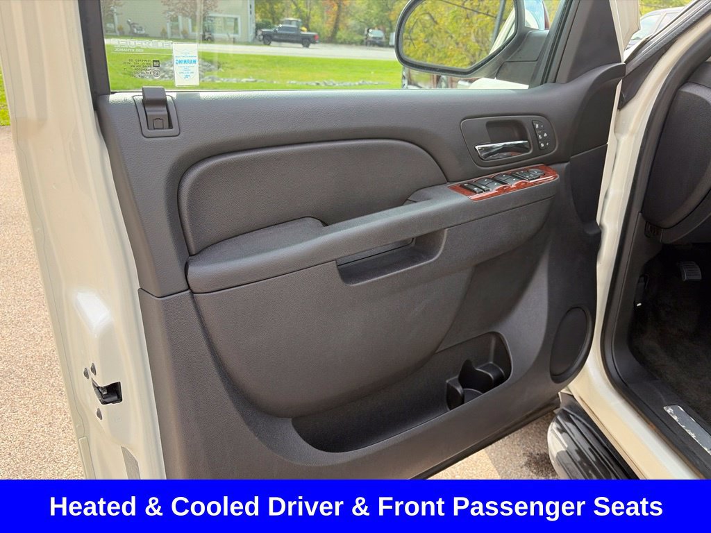 Used 2013 Chevrolet Avalanche LTZ AWD/4WD image 22