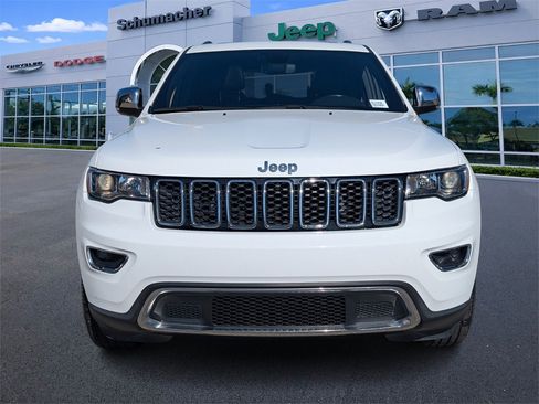 Used 2022 Jeep Grand Cherokee Limited image 2