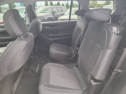 Used 2023 Jeep Grand Cherokee L Laredo AWD/4WD image 14