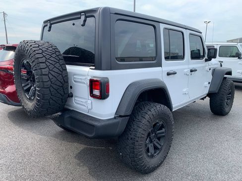 Used 2023 Jeep Wrangler Unlimited Sport AWD/4WD image 9