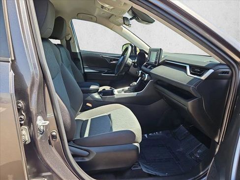 Used 2022 Toyota RAV4 XLE image 21