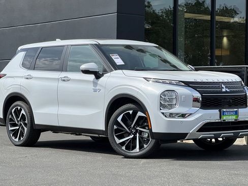 New 2025 Mitsubishi Outlander SE AWD/4WD image 3