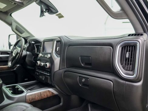 Used 2020 GMC Sierra 2500 Denali w/ Denali Ultimate Package image 12