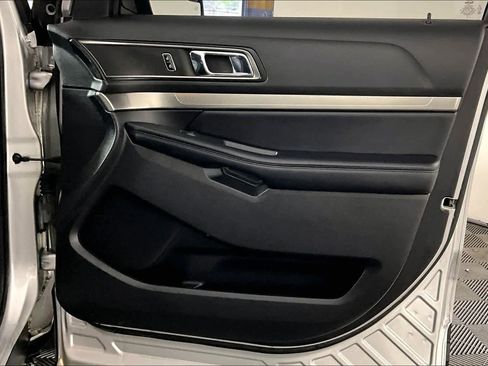 Used 2018 Ford Explorer XLT w/ Equipment Group 202A image 22