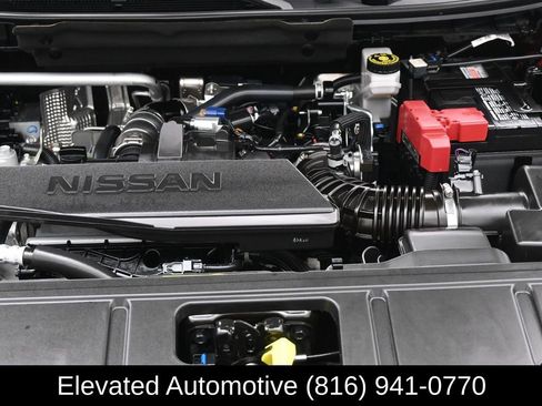 Used 2025 Nissan Rogue S AWD/4WD image 23