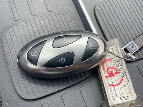 Used 2025 Hyundai Santa Fe SEL image 12